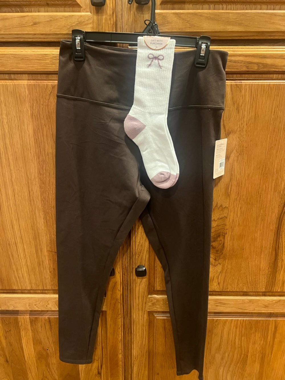 LARGE Danskin High Rise Espresso Leggings With Pink And White Bow Socks